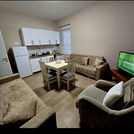 Shtepi,apartament Me Qera , * Pogradec