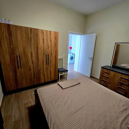 펜션 Shtepi,apartament Me Qera , 포그라데츠
