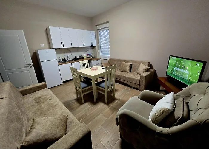 Shtepi,apartament Me Qera , * Pogradec